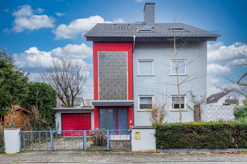 Immobilie in Ginsheim-Gustavsburg - Einfamilienhaus, Generationenhaus (3 Stockwerke flexibel nutzbar) auf schönem Grundstück - Bild 1