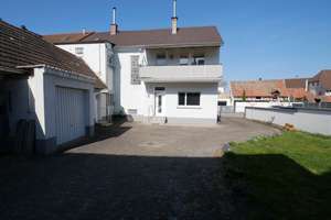 Großzügige DHH (renovierungsbedürftig) mit Hof, Garage, Scheune, Schuppen und Garten! – Die vollständige Adresse der Immobilie erhältst du vom Anbieter., 76351 Linkenheim-Hochstetten – Vorschaubild 1