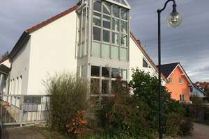 Ruhige Haushälfte mit Garten
