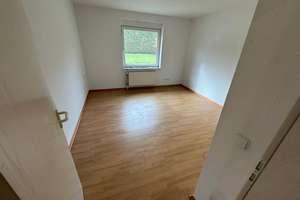 Geräumiges Einfamilienhaus mit 5 Zimmern und Carport in Uelzen – Die vollständige Adresse der Immobilie erhältst du vom Anbieter., 29525 Uelzen – Vorschaubild 13