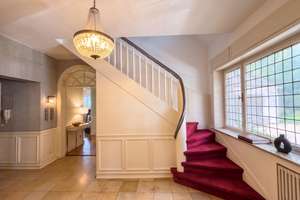 Charming Country-Style Villa in an Exclusive Park Setting - AC garage fitted kitchen yard – Die vollständige Adresse der Immobilie erhältst du vom Anbieter., 65817 Eppstein – Vorschaubild 4