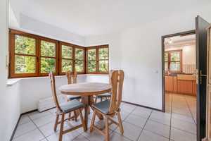 Ankommen & loswohnen: 
3-4-Zimmer-Maisonette-Wohnung mit ca. 170 m² Gartenanteil und Garage – Ebersberg (Kreis) – Vorschaubild 9