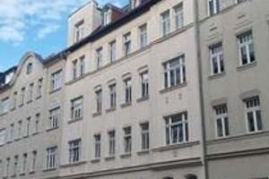 * Vermietete und günstige DG 3-Zimmerwohnung mit Wannenbad, EBK und Laminat in ruhiger Lage! * – Stöckelstraße 7, 4347 Schönefeld-Abtnaundorf, Leipzig – Vorschaubild 2
