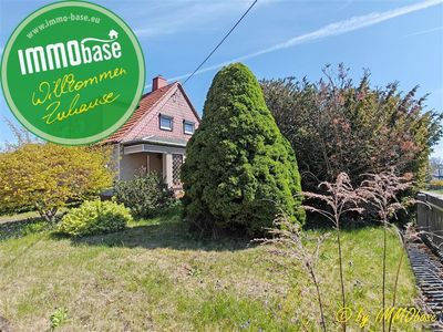 Mit großem Garten und 2 Garagen in herrlicher Lage!