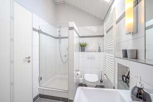 Ihr Zuhause in Hüls – stilvoll modernisiert, gepflegt und sofort bezugsbereit mit PV und Wallbox – Die vollständige Adresse der Immobilie erhältst du vom Anbieter., 47839 Hüls, Krefeld – Vorschaubild 19