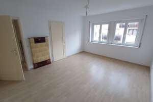 Top gepflegte 4 Zimmer,hell,guter Schnitt,WC&Bad getrennt,Keller,gute Fenster,1a-Lage,EBK-Übernahme