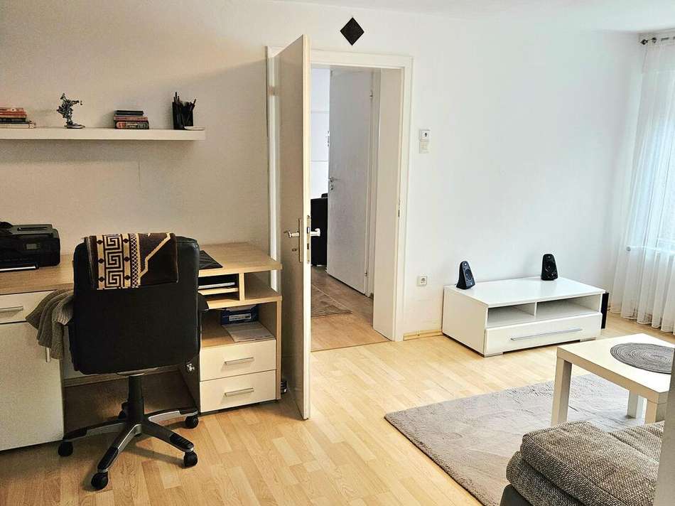 Zi m.Ausgang Balkon