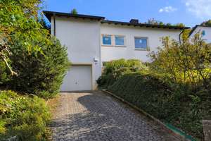 Freistehender Bungalow in TOP-Lage auf 710m² Grundstück am Giersberg – Schultestr. 37, 57076 Weidenau, Siegen – Vorschaubild 1