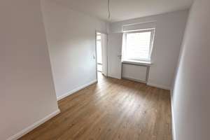 Titel: Erstbezug nach Sanierung: Stilvolle 50 m²-Wohnung mit Dachstudio, Balkon & Blick ins Grüne – Ohagenstraße 13, 29221 Celle – Vorschaubild 9