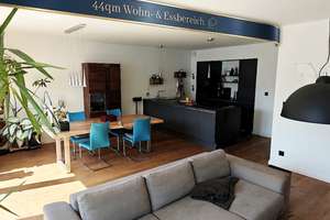 Exklusives Raumkonzept: En-suite Bad, Ankleidezimmer & großer Süd-Balkon in sonnigem Smart Home