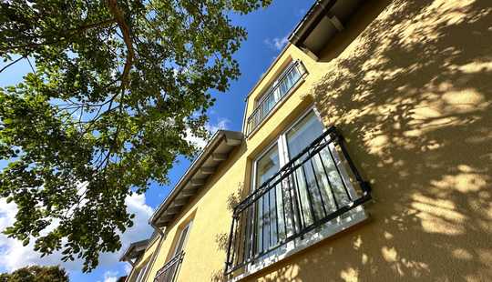 Bild von Modernisiertes & luxuriöses Haus mit 2 Wohneinheiten, 2 Einbauküchen, Kamin und Fernblick