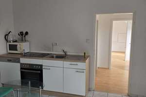 Großzügige 6-Zimmer-Dachgeschosswohnung mit zwei Bädern und Einbauküche – ca. 90 m²
