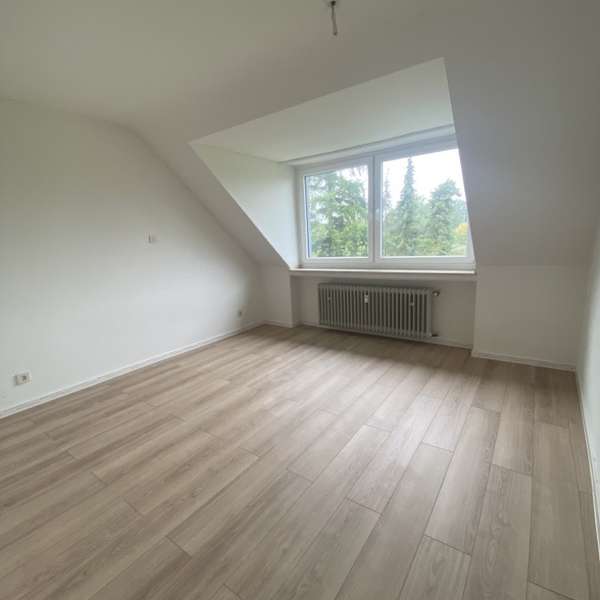 *** helle - 3-Zimmer-Wohnung - in schöner ruhiger Wohnlage mit traumhaften Ausblick ***