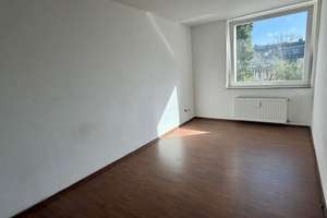 Gepflegtes 4 Familienhaus in Krefeld - Oppum – Die vollständige Adresse der Immobilie erhältst du vom Anbieter., 47809 Oppum, Krefeld – Vorschaubild 2