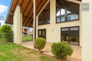 Großes Anwesen mit besonderer Architektur und Weitblick! Ideal für Großfamilien & Mehrgenerationen – Die vollständige Adresse der Immobilie erhältst du vom Anbieter., 61267 Neu-Anspach – Vorschaubild 13