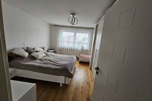 Gepflegte 4-Zimmer-Wohnung mit Balkon in Neu-Ulm - provisionsfrei – Karlsbader Straße 3a, 89231 Neu-Ulm – Vorschaubild 11