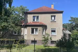 Teilsaniertes, großzügiges Wohnhaus in Mahlsdorf mit zwei Garagen – Die vollständige Adresse der Immobilie erhältst du vom Anbieter., 12623 Mahlsdorf, Berlin – Vorschaubild 2