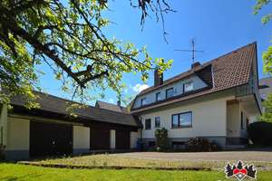 Zentrales 2-Familienhaus mit 3 Garagen und PV-Anlage – Die vollständige Adresse der Immobilie erhältst du vom Anbieter., 78739 Hardt – Vorschaubild 1