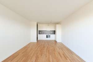 barrierefreie Neubau-Wohnung mit EBK, Süd-Balkon, Echtholzparkett, Fahrstuhl, Tiefgarage