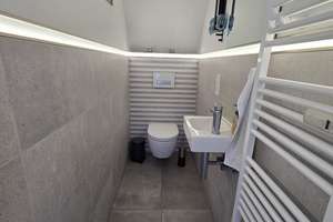 Provisionsfrei: Exklusive, lichtdurchflutete 3½ Zimmer Dachgeschosswohnung mit Ausbaureserve – Tangermünder Weg 18, 13583 Falkenhagener Feld, Berlin – Vorschaubild 24