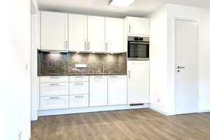 Exklusive 2-Zimmer-Wohnung im EG in Ausrichtung zur Gartenseite mit zwei Terrassen (Süd u. Ost) – Die vollständige Adresse der Immobilie erhältst du vom Anbieter., 81377 Großhadern, München – Vorschaubild 3