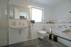 Exklusive Maisonette-Wohnung mit eigenem Garten in begehrter Lage von Bochum-Stiepel – Die vollständige Adresse der Immobilie erhältst du vom Anbieter., 44797 Stiepel, Bochum – Vorschaubild 4