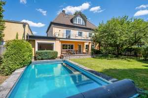 AIGNER - Rarität in Bestlage: Historische Villa mit Garten und Außenpool im Blumenviertel – Die vollständige Adresse der Immobilie erhältst du vom Anbieter., 81377 Großhadern, München – Vorschaubild 9