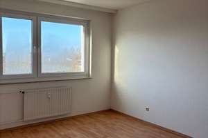 Helle 2-Zimmer-Wohnung mit Balkon in Kiel – Helsinkistraße 8, 24109 Mettenhof, Kiel – Vorschaubild 1