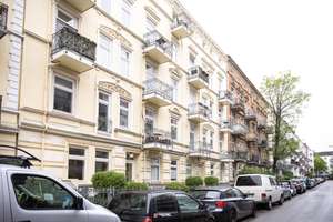 Im Herzen von Eimsbüttel: 2,5-Zimmer Altbau mit Balkon - Nahe Osterstraße – Die vollständige Adresse der Immobilie erhältst du vom Anbieter., 20255 Eimsbüttel (Ortsteil), Hamburg – Vorschaubild 1