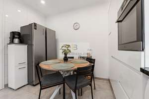 Lindenthaler Wohntraum: Stilvolle 3-Zimmer-Wohnung mit sonniger Loggia und Blick ins Grüne – 50935 Lindenthal (Ortsteil), Köln – Vorschaubild 6