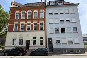 ***Zwei umfangreich modernisierte Mehrfamilienhäuser in ruhiger Seitenstraße***