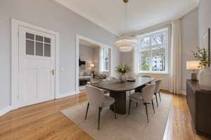 Jugendstilwohnung individuell gestalten | Historische Dielen und klassische Altbaudetails – Sierichstraße 48, 22301 Winterhude, Hamburg – Vorschaubild 2