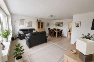 Moderne 4-Zimmer-Wohnung mit Süd-Loggia und Kanalblick in Hannover-Vinnhorst