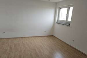 München-Hasenbergl: Helle 3-Zimmer-Wohnung mit Balkon – Die vollständige Adresse der Immobilie erhältst du vom Anbieter., 80933 Lerchenau-Ost, München – Vorschaubild 2