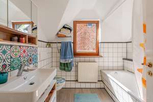 Familientraum in Köln-Urbach – Historischer Charme, moderner Anbau und eigener Pool – Die vollständige Adresse der Immobilie erhältst du vom Anbieter., 51145 Urbach, Köln – Vorschaubild 12