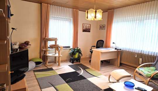 Bild von Gut gebraucht, viel Platz für zwei Familien -Zweifamilienhaus in Urberach,