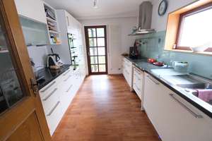 Exklusive Villa mit Gewerbehalle und großem Grundstück zu verkaufen – Die vollständige Adresse der Immobilie erhältst du vom Anbieter., 89171 Illerkirchberg – Vorschaubild 4