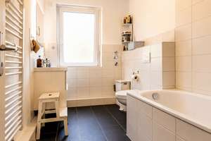 Moderne 4-Zimmer-Erdgeschoss-Wohnung mit Sonnenterrasse in gefragter Nachbarschaft! – Die vollständige Adresse der Immobilie erhältst du vom Anbieter., 22607 Groß Flottbek, Hamburg – Vorschaubild 7