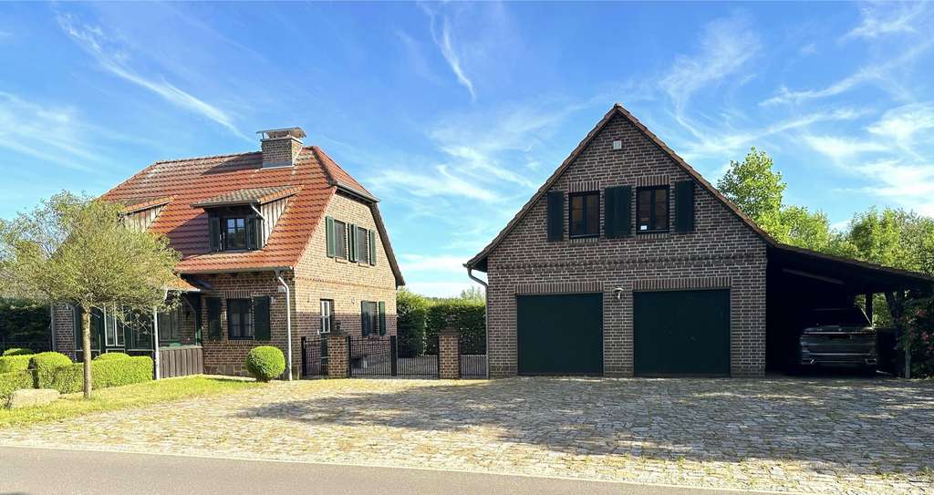 Immobilie in Userin - Ihr Rückzugsort im Grünen - Einfamilienhaus mit Einliegerwohnung, Wildkammer und Pool - Bild 1