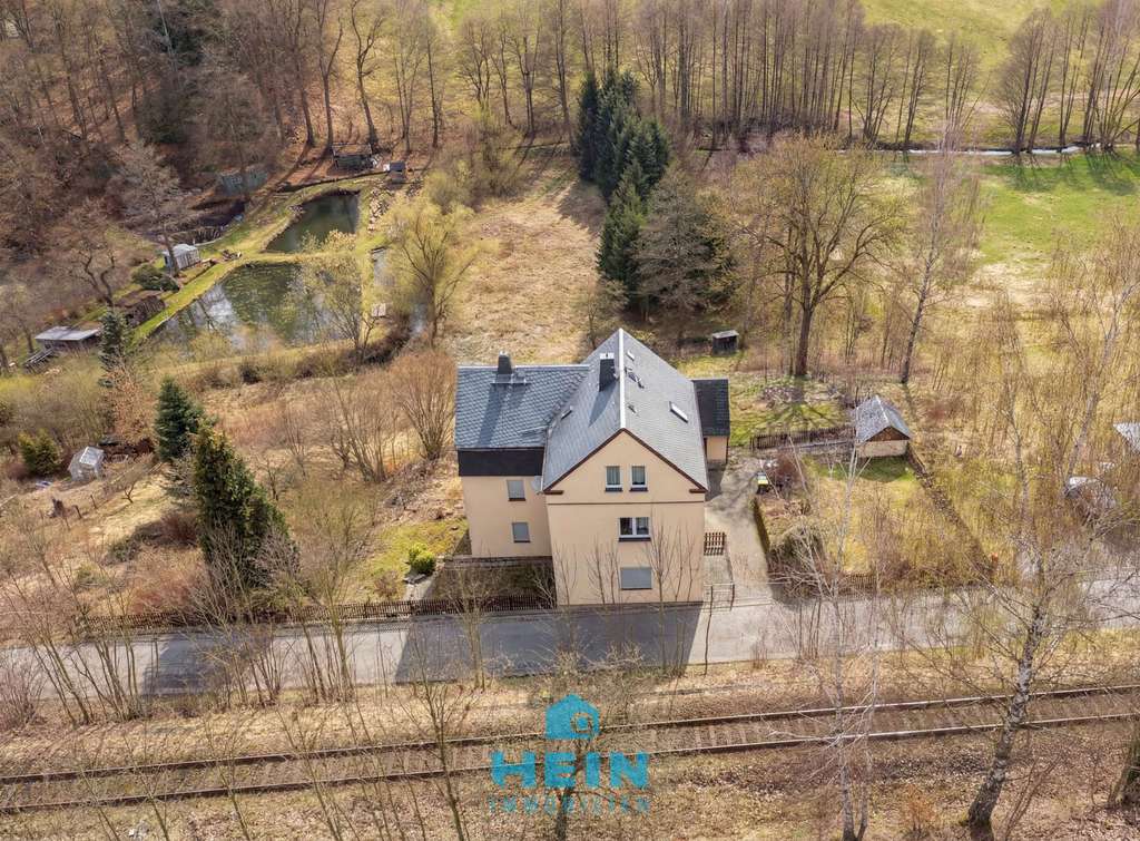 Immobilie in Lößnitz - Stabile Basis, starkes Potenzial – Dreifamilienhaus im Erzgebirge - Bild 3