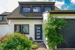 Reiheneckhaus mit Traumgarten, 5 Zimmer & Garage in ruhiger Düsseldorfer Lage