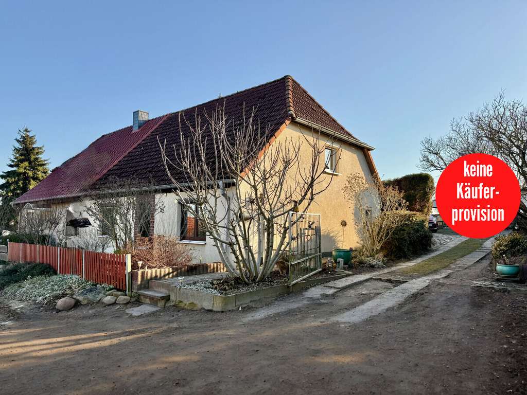 Immobilie in Datzetal - HORN IMMOBILIEN++ 15 km bis Neubrandenburg, schöne Doppelhaushälfte mit großen Grundstück & 2 Garage - Bild 0