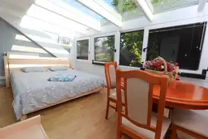 MODERNE DOPPELHAUSHÄLFTE - VOLL UNTERKELLERT - 2 WINTERGÄRTEN, TERRASSE & GEMÜTLICHER KAMIN – Berlin – Vorschaubild 18
