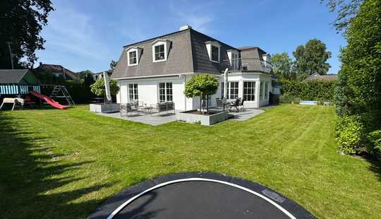 Bild von Einziehen und wohlfühlen: Familienidyll mit Garten, Pool und Sauna