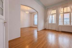 Traumhafte 5-Zimmer-Altbauwohnung mit hohen Decken und besonderem Flair