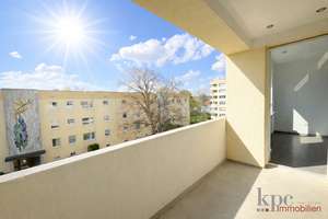 Gauting! Ganz oben! Stilvolle, modernisierte 4-Raum-Wohnung mit Sonnenbalkon u. Einbauküche! – Die vollständige Adresse der Immobilie erhältst du vom Anbieter., 82131 Gauting – Vorschaubild 1