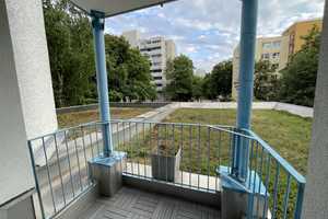 Freie großzügige 2-Zimmer Wohnung Moosach Olympia Pressestadt ohne Käuferprovision – Werner-Friedmann-Bogen 5, 80993 München – Vorschaubild 1