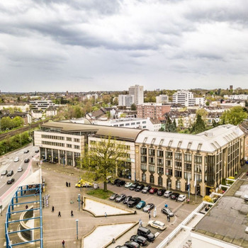 Attraktive Büroimmobilie | neuwertiger Flächenausbau