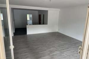 Stilvolle, modernisierte 3-Zimmer-Erdgeschosswohnung mit Balkon in Gelsenkirchen