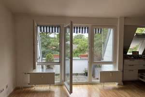 Helle & ruhige 4,5 Z.- Dachgeschoss-Wohnung mit neuwertiger Küche